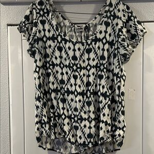 Kavu Brand Black and White Patterned Blouse